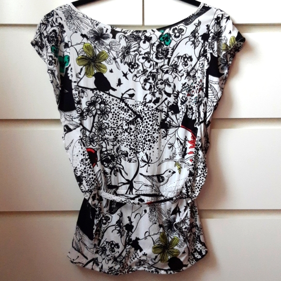 HOST PICK, DEPT, Colouring Book peplum top - Picture 3 of 7